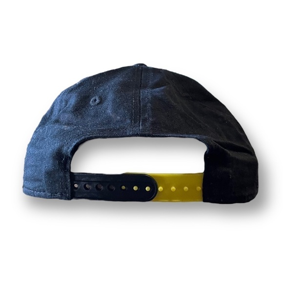 Youth Batman Hat Gray Yellow Black Embroidered Logo Snap Back - OSFM - Picture 3 of 6